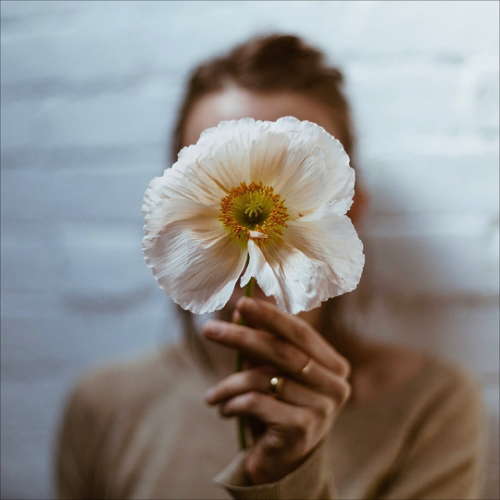 Autoconhecimento e essencialismo: como se reinventar aos 40