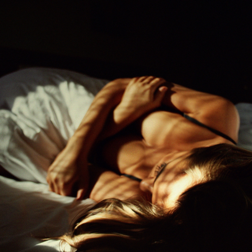 Dificuldade para dormir após os 40: rituais noturnos para melhorar o sono e aliviar a insônia feminina